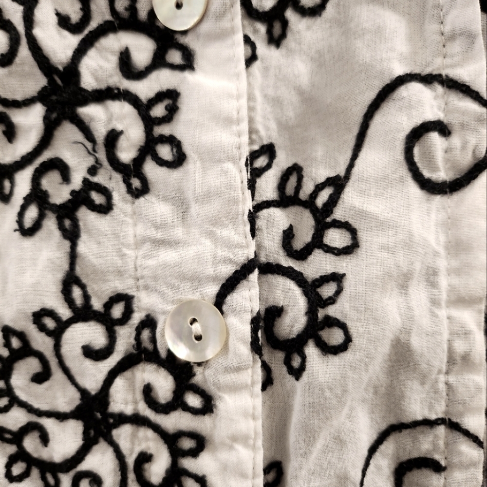 Ruby Rd. Embroidered Blouse - Picture 5 of 5